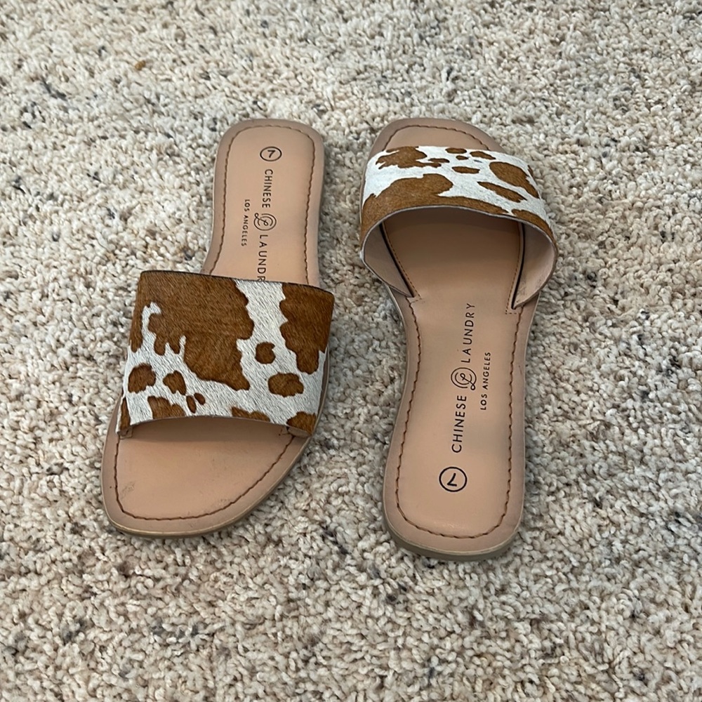 Chinese Laundry cowhide slide sandal